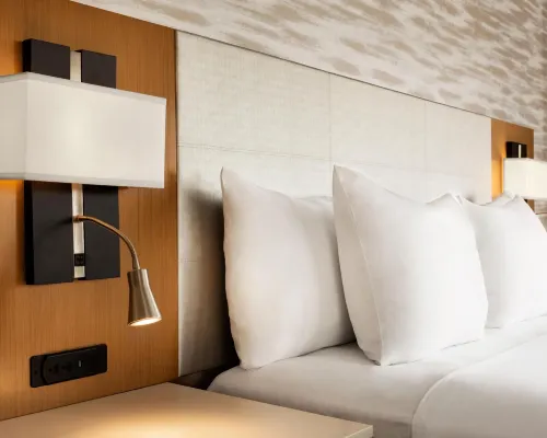 Radisson Hotel Berlin Charlottenburg Hotels near Admiralspalast
