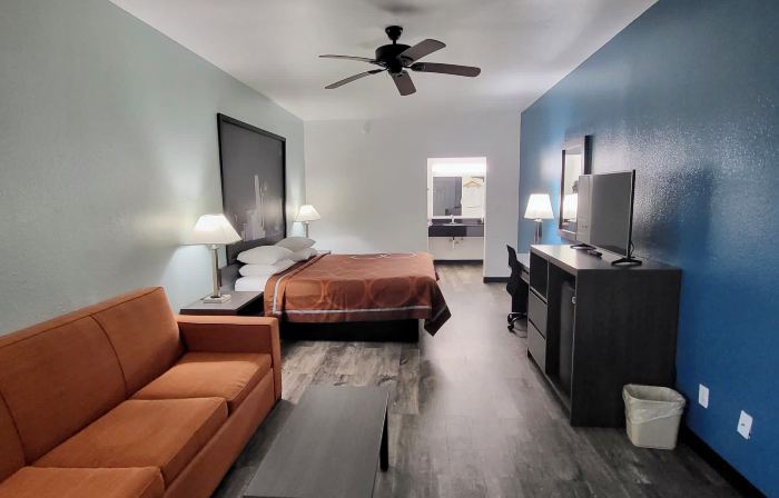 Super 8 by Wyndham Forney/East Dallas