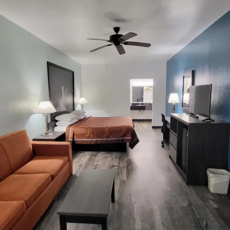 Super 8 by Wyndham Forney/East Dallas