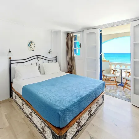 Stavros Beachfront Domes by Booking Kottas