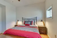 Cozy Marlinton Vacation Rental Downtown Location! - Huoneistot