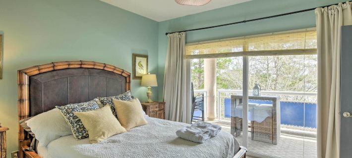 Lake Keowee Resort Condo w/ Balcony & Pool Access! Отели в г. Окони Каунти