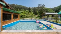 Cheongdo Ellago Pool Villa Pension - Swimmingpools
