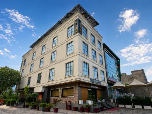 Hotel Cloud 9