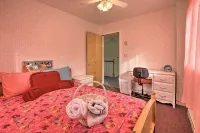 Private Hot Tub & Fireplace: Poconos Home! - que admiten mascotas