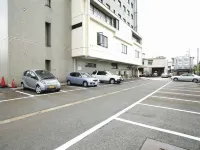 HOTEL LiVEMAX Toyooka - Bãi đậu xe