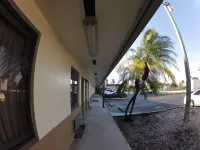 Budget Host Inn Florida City - parking