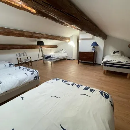 Mas Chamsomat Hotels in Robion