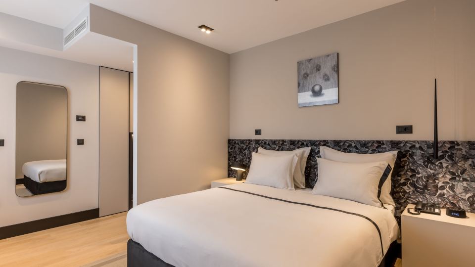 Cora Hotel