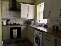HouseSleeps5-Garden-Parking-Petsok-Near Locks - 2 stelle