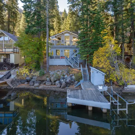 Luxury Lakefront 5 Br Home Hot Tub Arcade