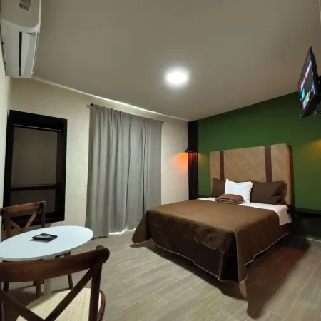 RoyalMadero Inn Playa
