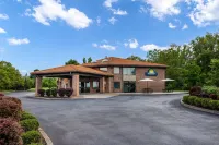 Days Inn by Wyndham Geneva/Finger Lakes - 2-Star