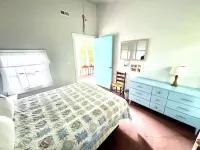 Peaceful lakeview cabin with private dock & dog run - Chalets