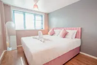 Free Parking 2BR Sleeps 5 Close to JR Hospital - balcony