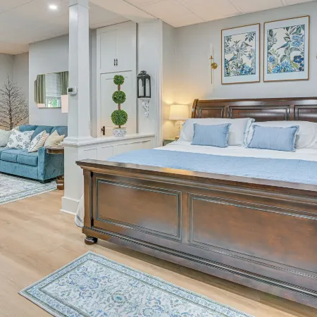 Boutique Mansion Studio in Downtown Bedford