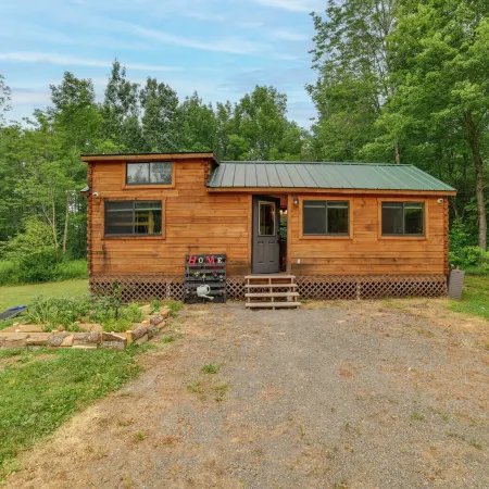 Catskills Tiny Home Cabin: Surrounded by Nature!