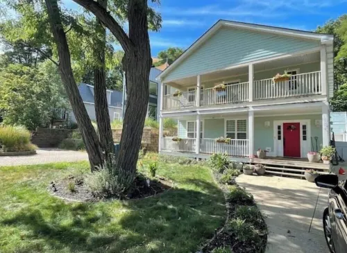 Lake Life Livin’- Beach House - Boutique