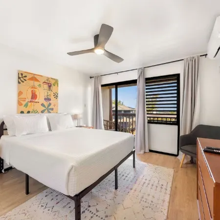 Family Condo with Queen Beds & Ocean Views from 3 Lanais!