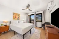 Family Condo with Queen Beds & Ocean Views from 3 Lanais! - 2-Star