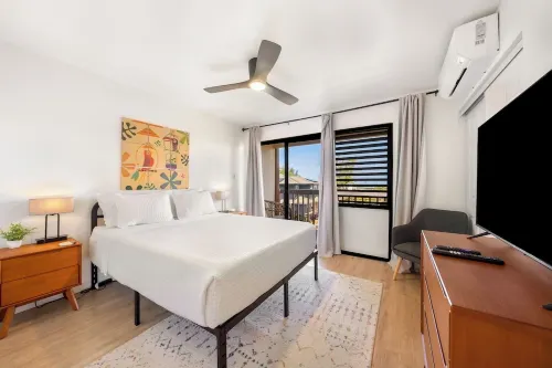 Walk to Kalapaki Beach, 3 Lanais, Full AC - 2-Star