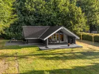 "Leonard" - 30km from the Sea - 3-Star
