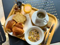 Hôtel le Donjon - Cœur de La Cité Médiévale - breakfast