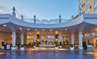 Newport Harbor Island Resort