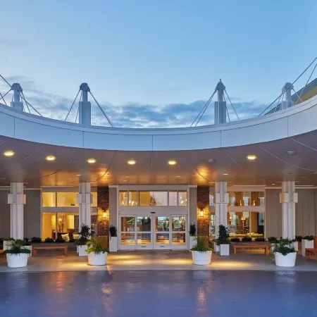 Newport Harbor Island Resort