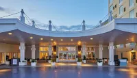 Newport Harbor Island Resort - 4-Star