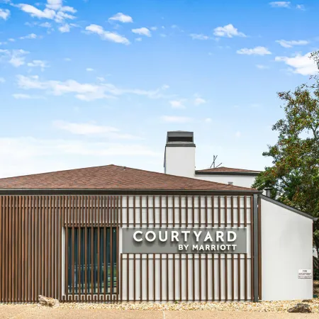 Courtyard Columbus