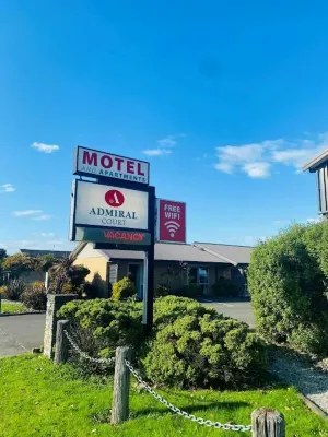 Admiral Court Motel & Apartments - Parkplatz