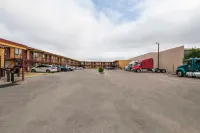 OYO Hotel Odessa - parking