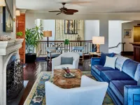 Harbourview Inn Hotels near Plum Elements