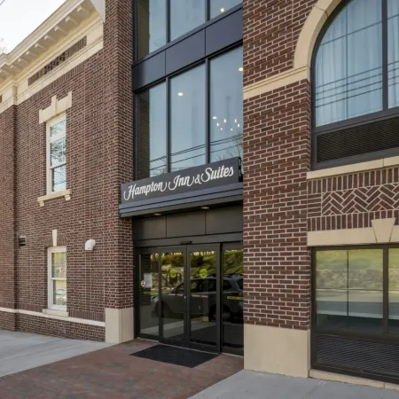 Hampton Inn and Suites Huntington Downtown
