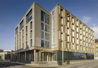 DoubleTree by Hilton Hull - parking