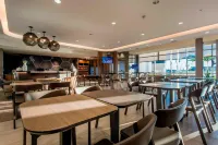 SpringHill Suites Gallup - breakfast