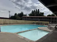 Red Roof Inn Redding - Pools