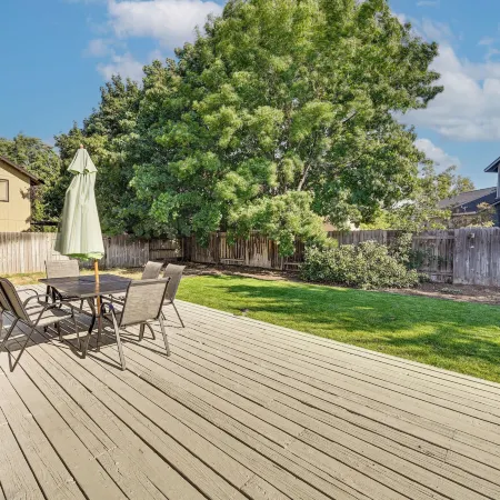 9 Mi to Smith Rock SP! Family Home w/ Fenced Yard