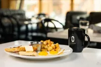 Gravity Haus Truckee - breakfast