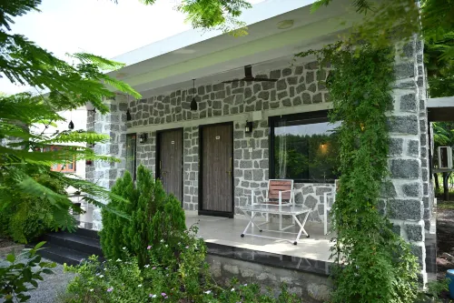 Jawai Empire Resort by Premier Hotels - Luxury Tent & Cottage Stay - Leopard Safari Near Jawai DAM - Bares