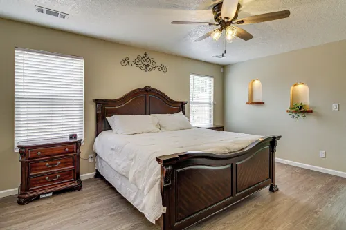 Walk to Park + Playground! ABQ Home w/ Fire Pit - Wi-Fi