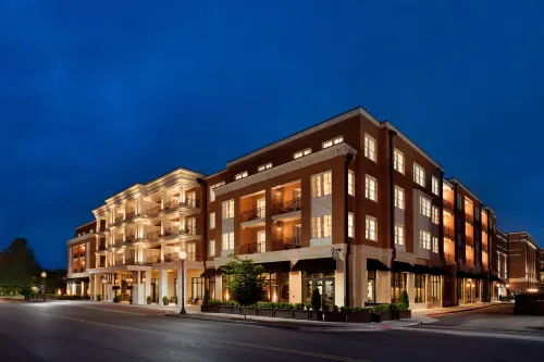 The Harpeth Franklin Downtown, Curio Collection by Hilton - parking