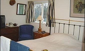 Riverside Cottage - Housity