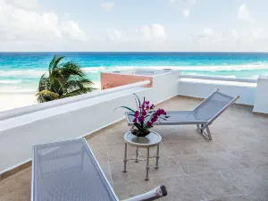 Wyndham Grand Cancun All Inclusive Resort & Villas