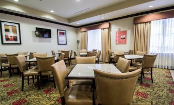 Comfort Inn & Suites Maingate South