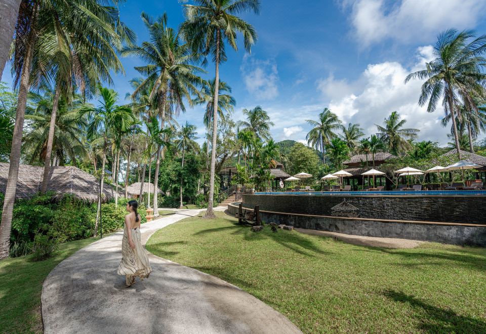 2. 반 사이나이 리..