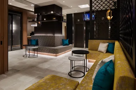 the b akasaka-mitsuke Отели рядом с достопримечательностью «Globis University Graduate School of Management»