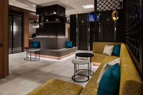 the b akasaka-mitsuke - Tiny houses