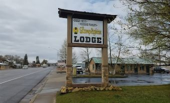 Lamplighter Lodge